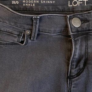 EUC LOFT Modern Skinny Ankle Zipper Jean